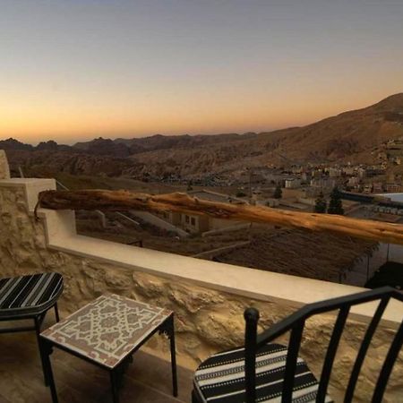 Infinity Lodge Wadi Musa Luaran gambar