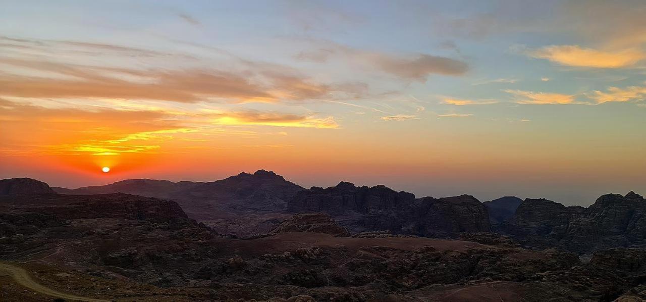 Infinity Lodge Wadi Musa Luaran gambar